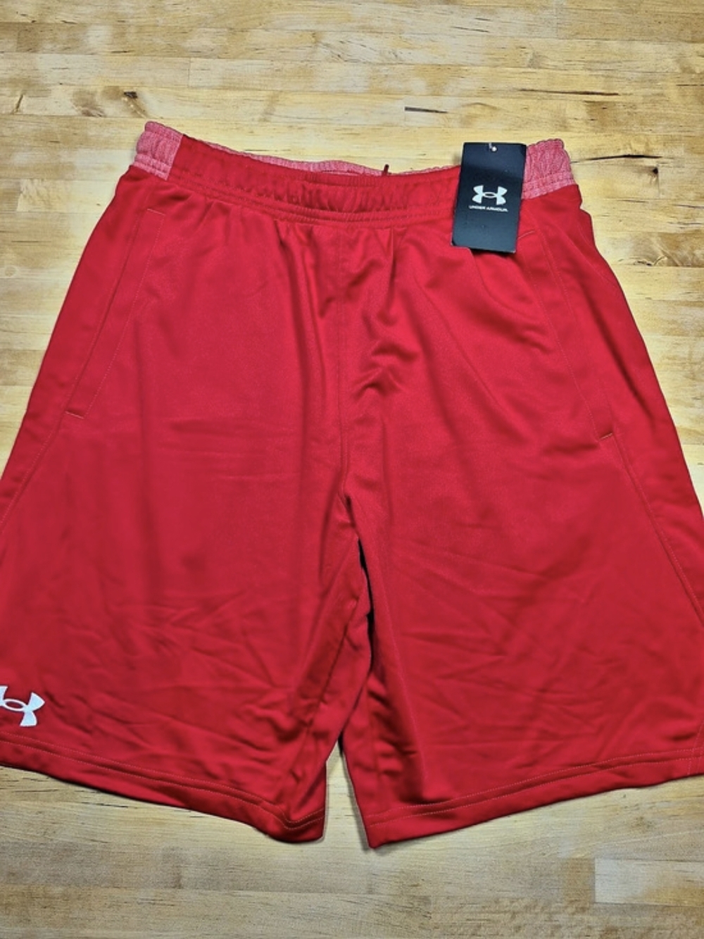 Under Armour UA Locker Room Pocket Short Athletic Shorts in Red Size Medium NWT